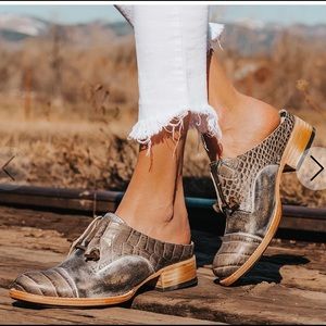 NEW Freebird Malena Leather Mule Size 8 Stone